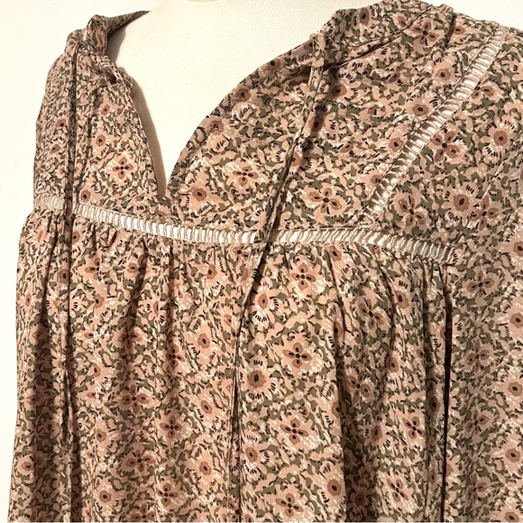 Sterling & Stitch by Buckle Earth Tone Floral Top - Picture 3 of 3